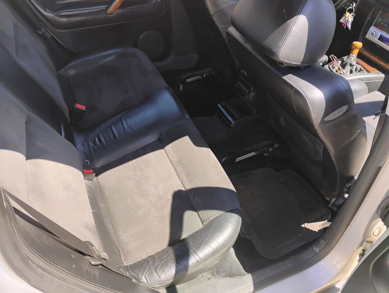 VW Passat 1.9 TDI, снимка 8 - Автомобили и джипове - 52440502
