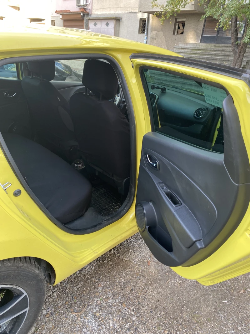 Renault Clio 1.5 dci Юбилеен автомобил, снимка 12 - Автомобили и джипове - 52641498