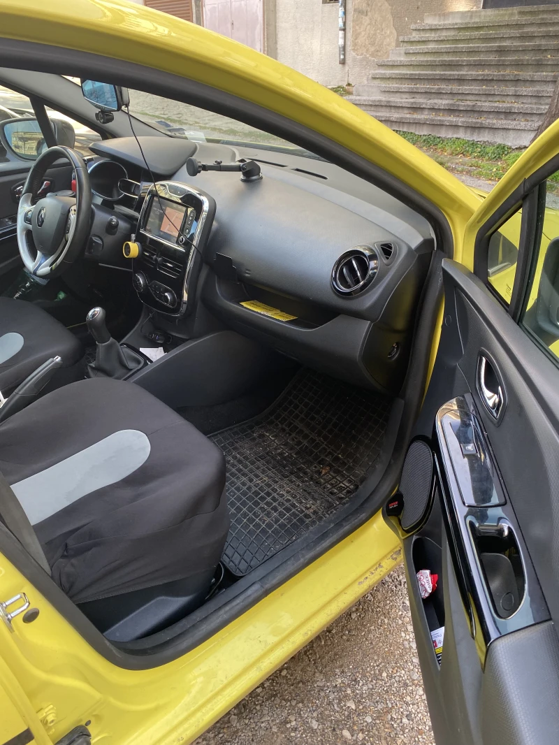 Renault Clio 1.5 dci Юбилеен автомобил, снимка 11 - Автомобили и джипове - 52641498