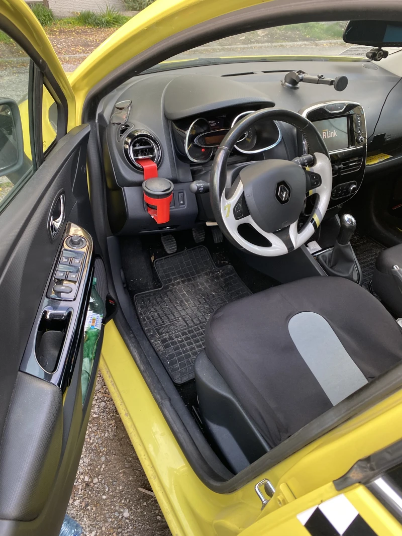 Renault Clio 1.5 dci Юбилеен автомобил, снимка 7 - Автомобили и джипове - 52641498