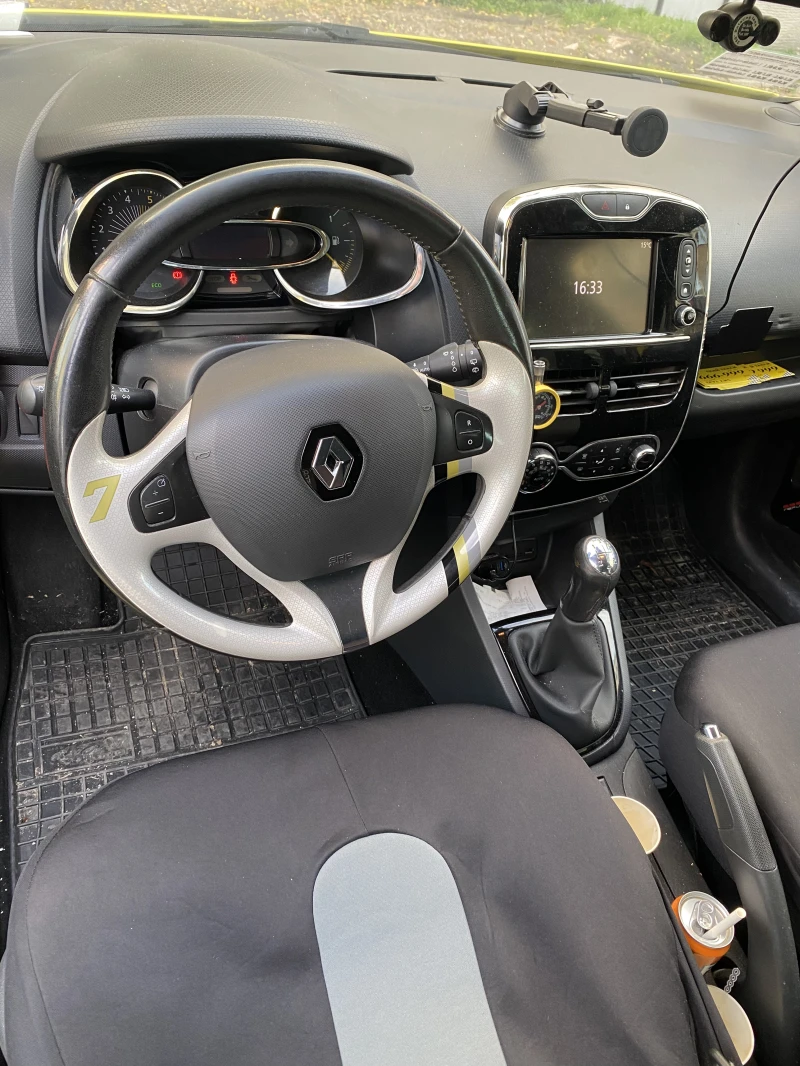 Renault Clio 1.5 dci Юбилеен автомобил, снимка 8 - Автомобили и джипове - 52641498