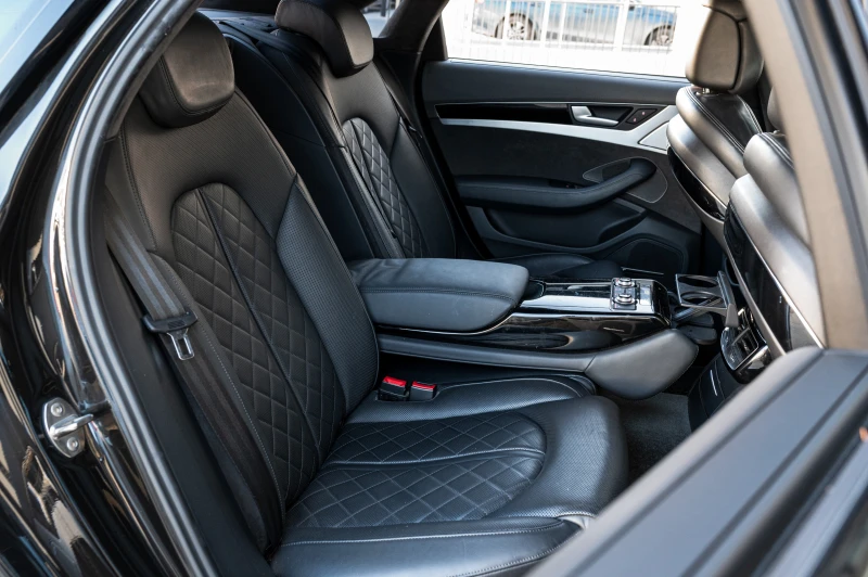 Audi A8 4.2TDI 450hp/ MASSAGE/ NIGHTVISION/ FULL, снимка 17 - Автомобили и джипове - 53435625