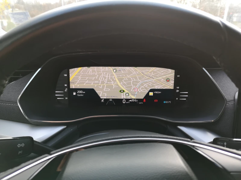 Skoda Octavia 1.5 TSI , снимка 8 - Автомобили и джипове - 52802467