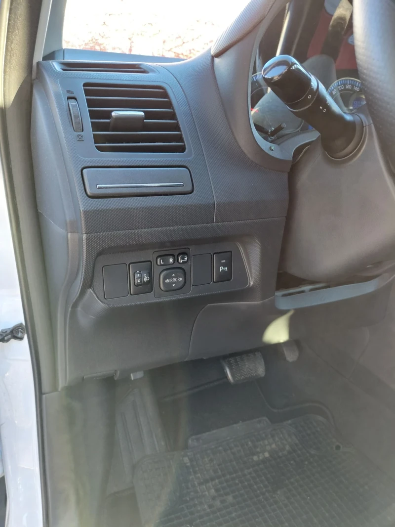 Toyota Auris Hybrid /Aytomat, снимка 16 - Автомобили и джипове - 52827557