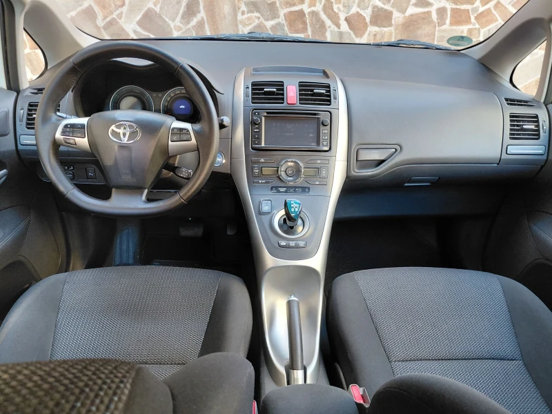 Toyota Auris Hybrid /Aytomat, снимка 12 - Автомобили и джипове - 52827557