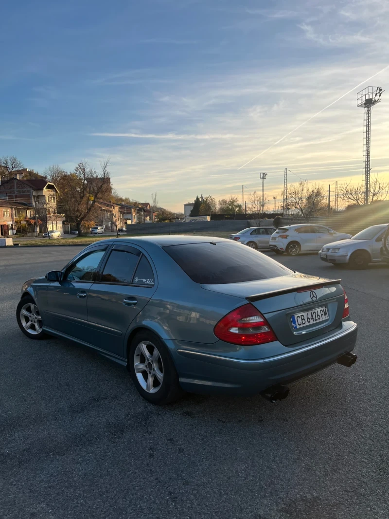 Mercedes-Benz E 240, снимка 4 - Автомобили и джипове - 52830358