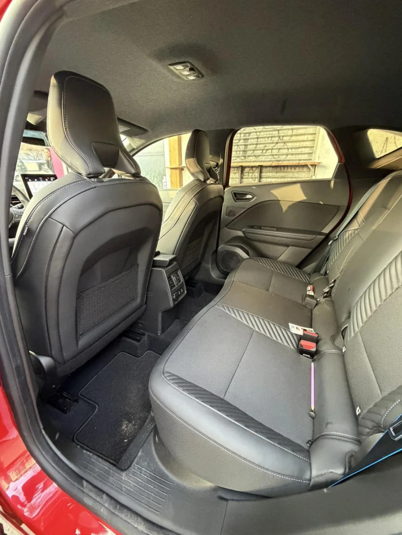 Renault Captur, снимка 8 - Автомобили и джипове - 52883723