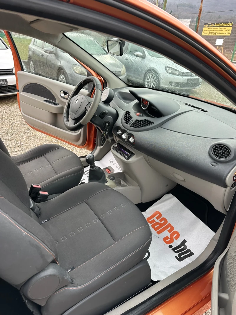 Renault Twingo 1.2 I Климатик, снимка 15 - Автомобили и джипове - 53285345