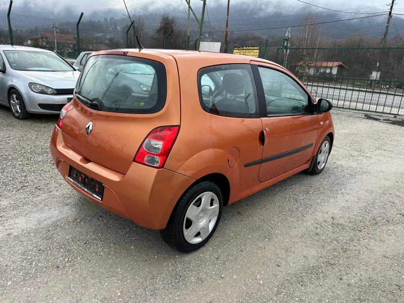Renault Twingo 1.2 I Климатик, снимка 4 - Автомобили и джипове - 53285345