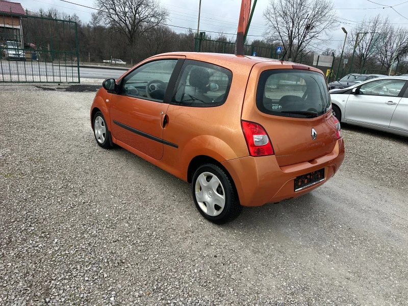 Renault Twingo 1.2 I Климатик, снимка 6 - Автомобили и джипове - 53285345