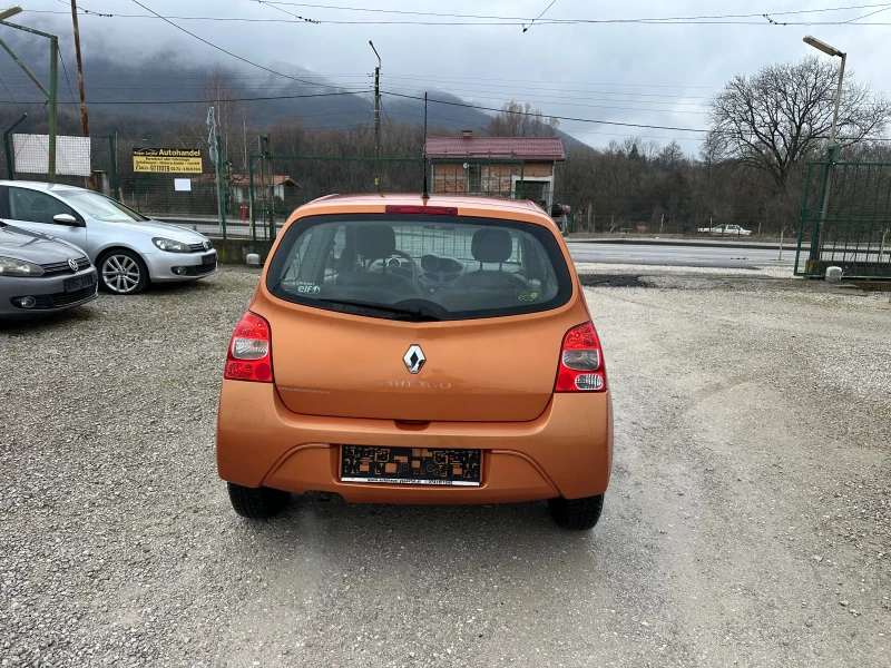 Renault Twingo 1.2 I Климатик, снимка 5 - Автомобили и джипове - 53285345