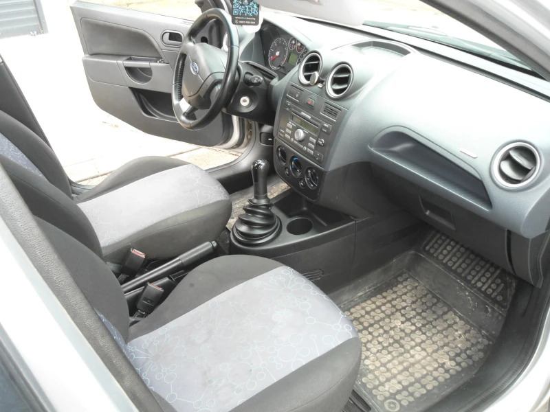 Ford Fiesta 1, 25 бензин, снимка 10 - Автомобили и джипове - 53308638