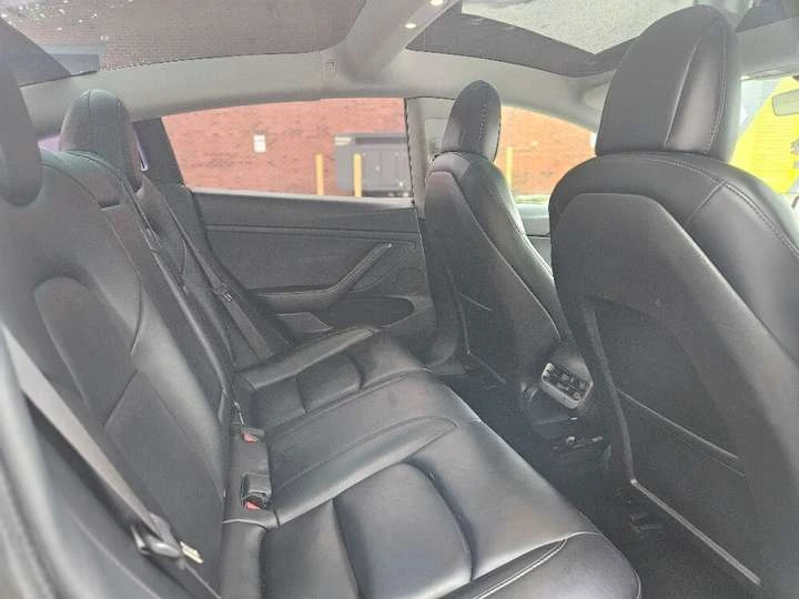 Tesla Model 3 LONG RANGE AWD DUAL MOTOR AUTOPILOT, снимка 10 - Автомобили и джипове - 54228450