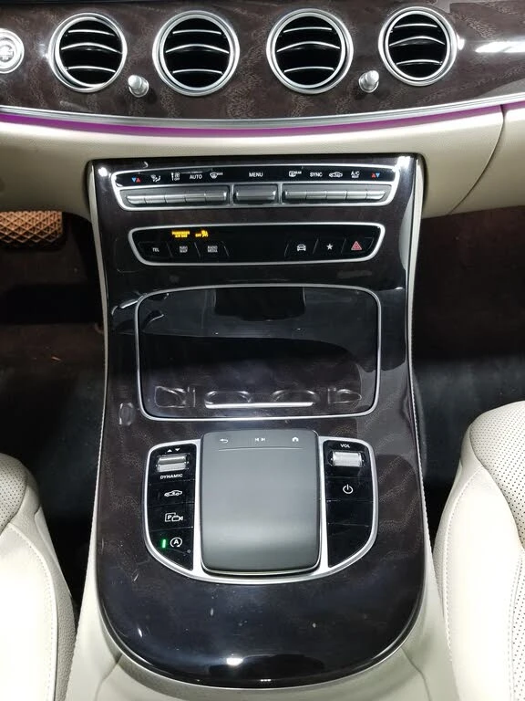 Mercedes-Benz E 450 4MATIC* AMG* BURMESTER* DISTRONIC* HEAD UP* ОБДУХВ, снимка 15 - Автомобили и джипове - 55212046