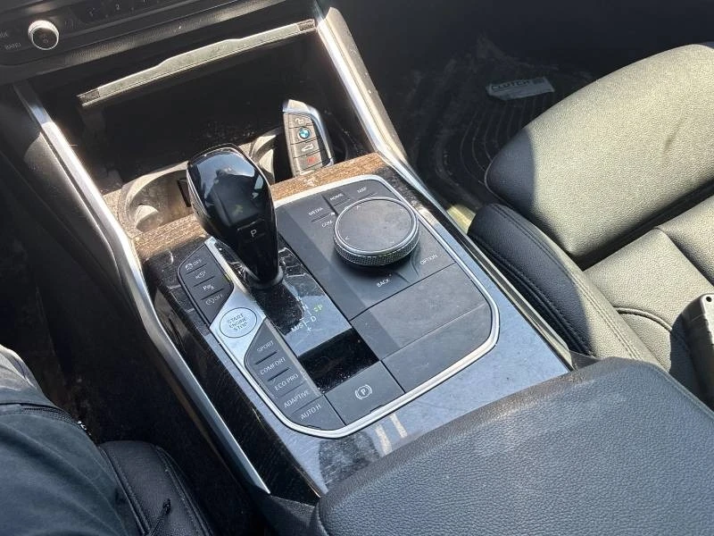 BMW 330 * xDrive * ПАКЕТ * 360 * 2 КЛЮЧА * PANO* HUD, снимка 12 - Автомобили и джипове - 55233459