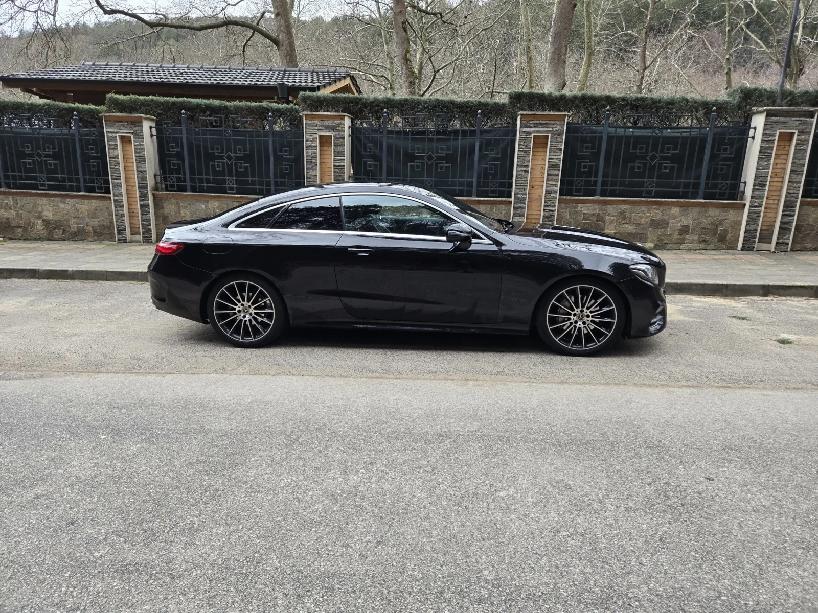 Mercedes-Benz E 220 d Coupe, снимка 1