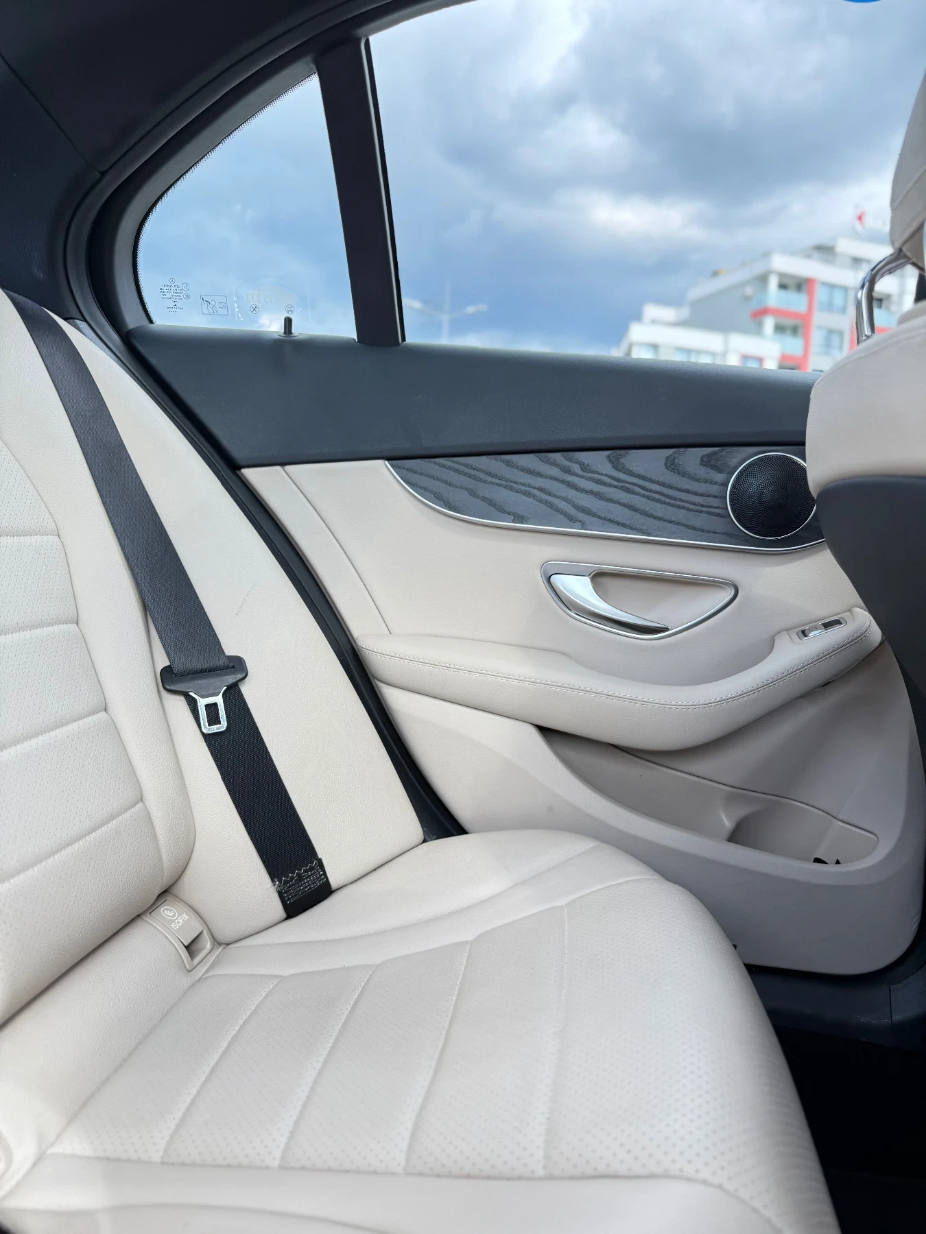 Mercedes-Benz C 300  - изображение 7