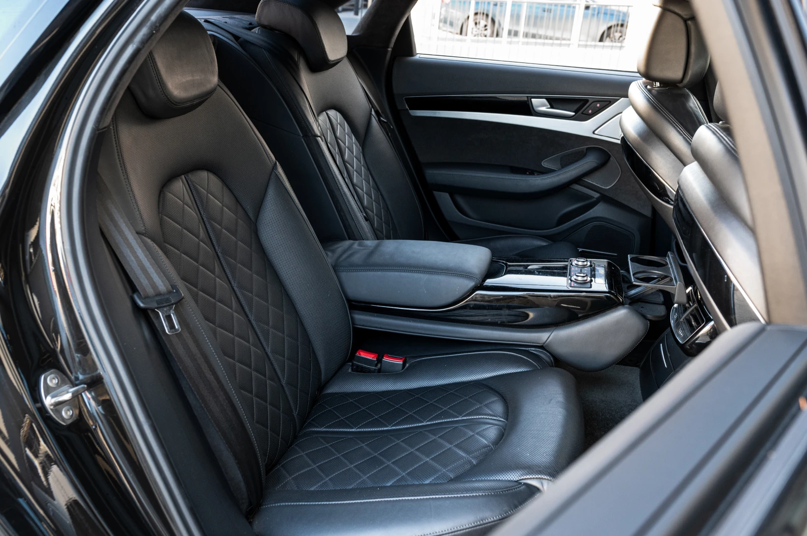 Audi A8 4.2TDI 450hp/ MASSAGE/ NIGHTVISION/ FULL, снимка 17 - Автомобили и джипове - 53435625