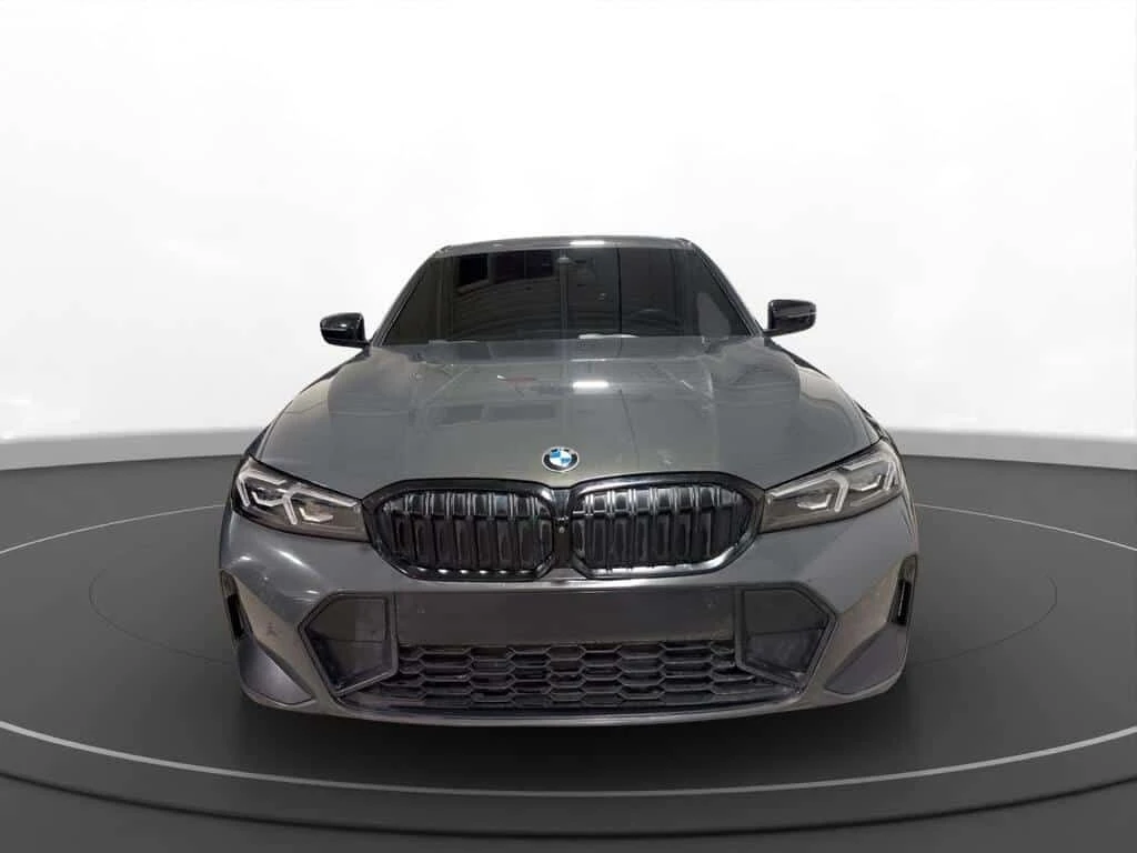 BMW 330 * 330i xDrive | RED INT | M SPORT | * CARFAX * ЦЕН, снимка 2 - Автомобили и джипове - 53876098