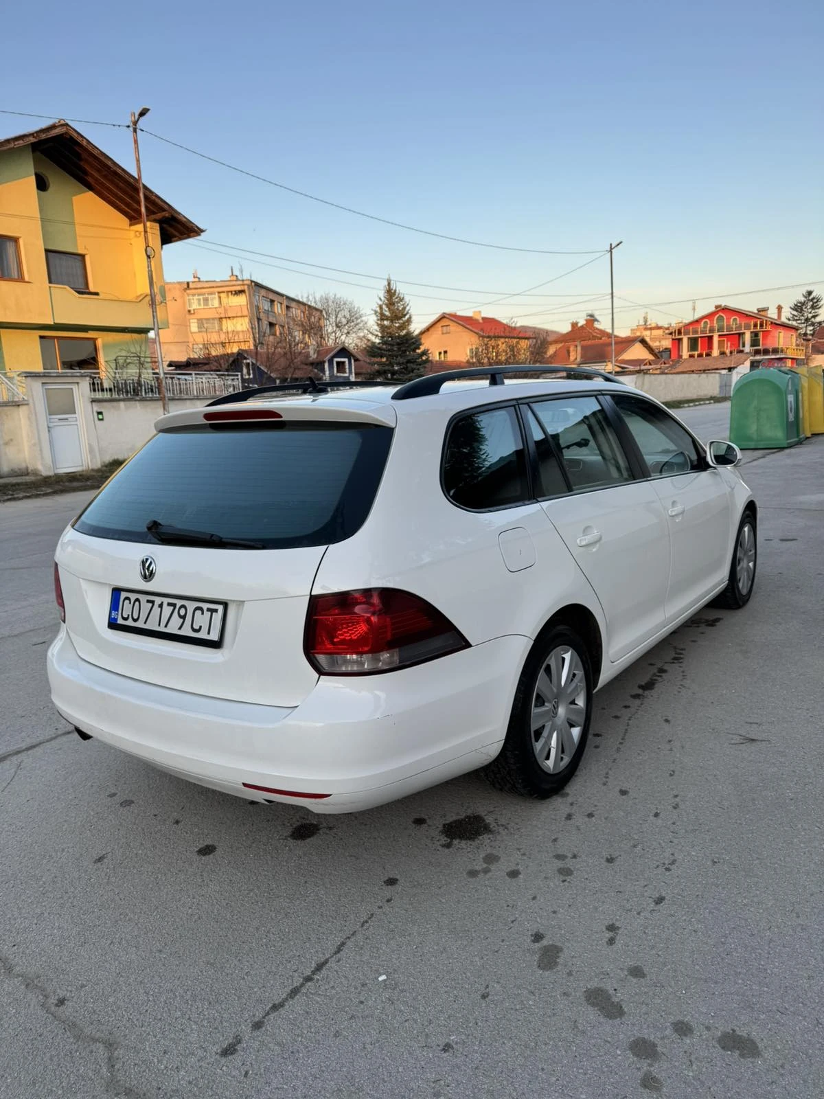 VW Golf 1.6 tdi, снимка 7 - Автомобили и джипове - 53884899