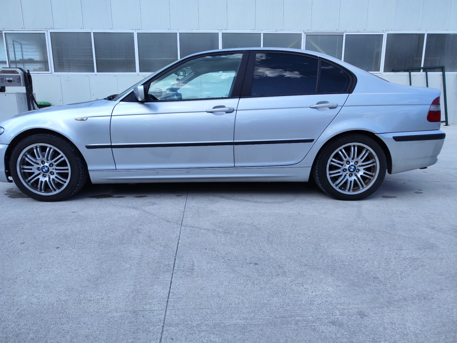 BMW 320, снимка 5 - Автомобили и джипове - 54041128