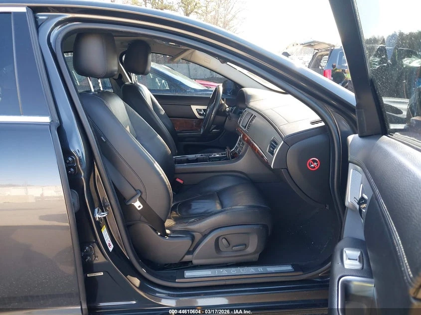 Jaguar Xf 3.0l V6 Sc, снимка 5 - Автомобили и джипове - 54116740