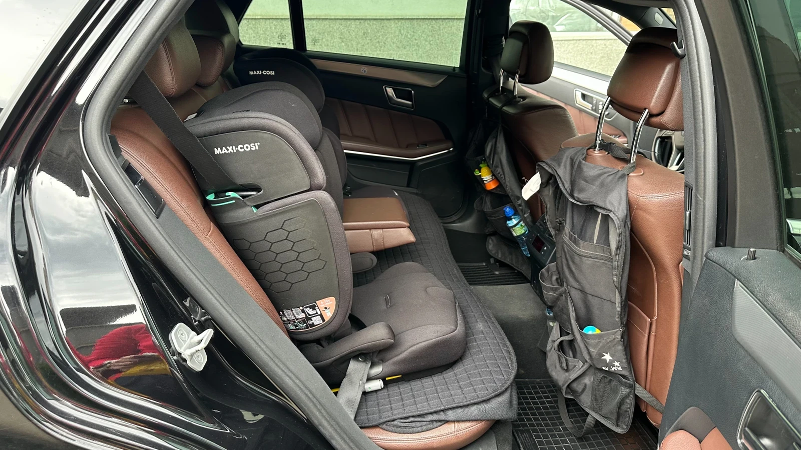 Mercedes-Benz E 350 4Matic, снимка 9 - Автомобили и джипове - 54426916