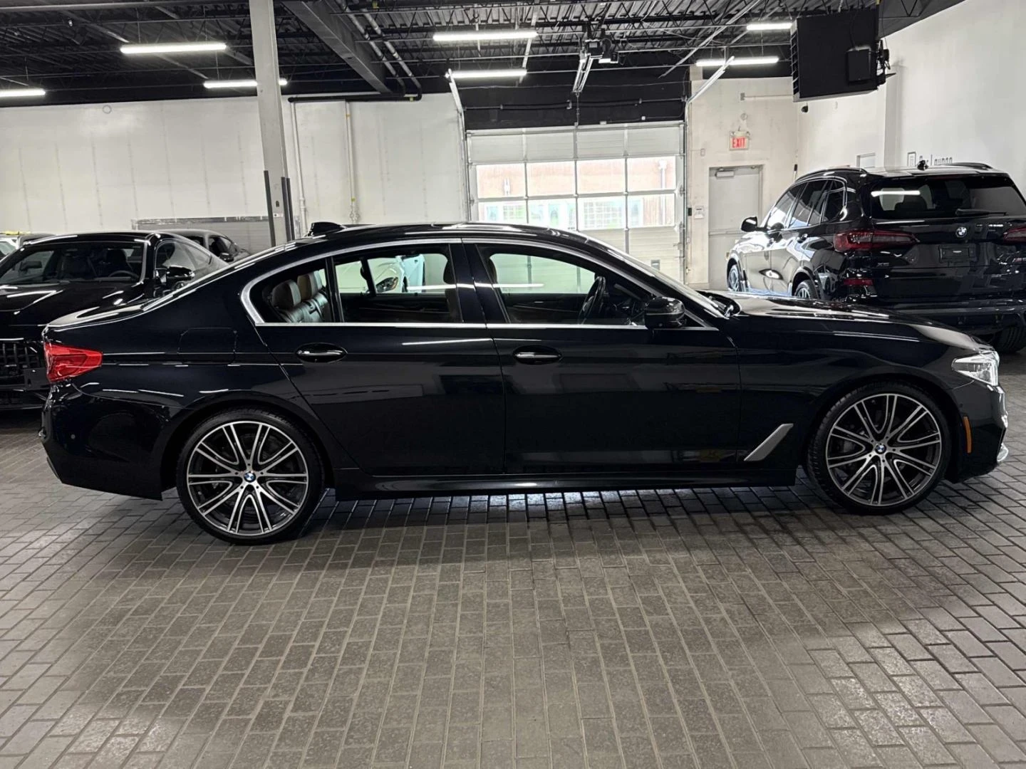 BMW 540 83 000км БЕЗ ИНЦИДЕНТИ !, снимка 3 - Автомобили и джипове - 54428636