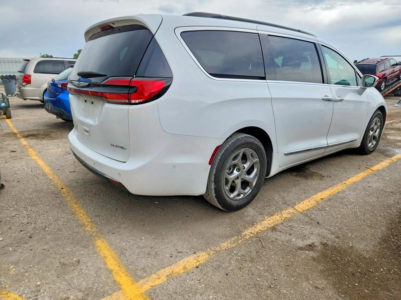 Chrysler Pacifica, снимка 3 - Автомобили и джипове - 54713396