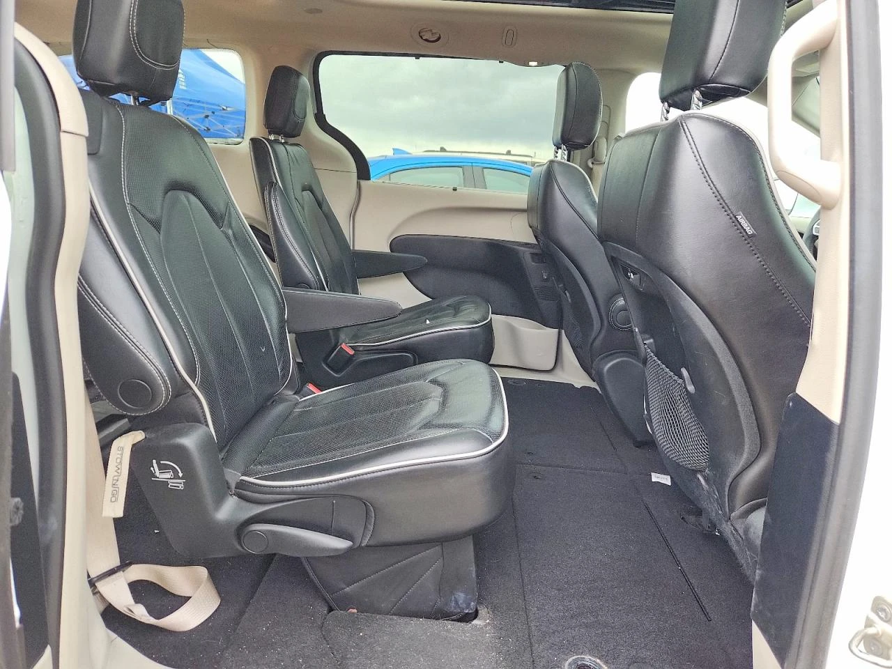 Chrysler Pacifica, снимка 10 - Автомобили и джипове - 54713396