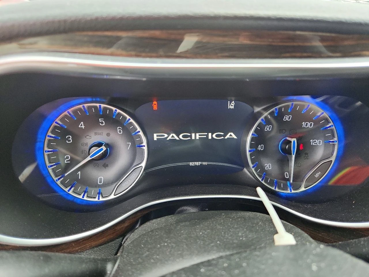 Chrysler Pacifica, снимка 9 - Автомобили и джипове - 54713396