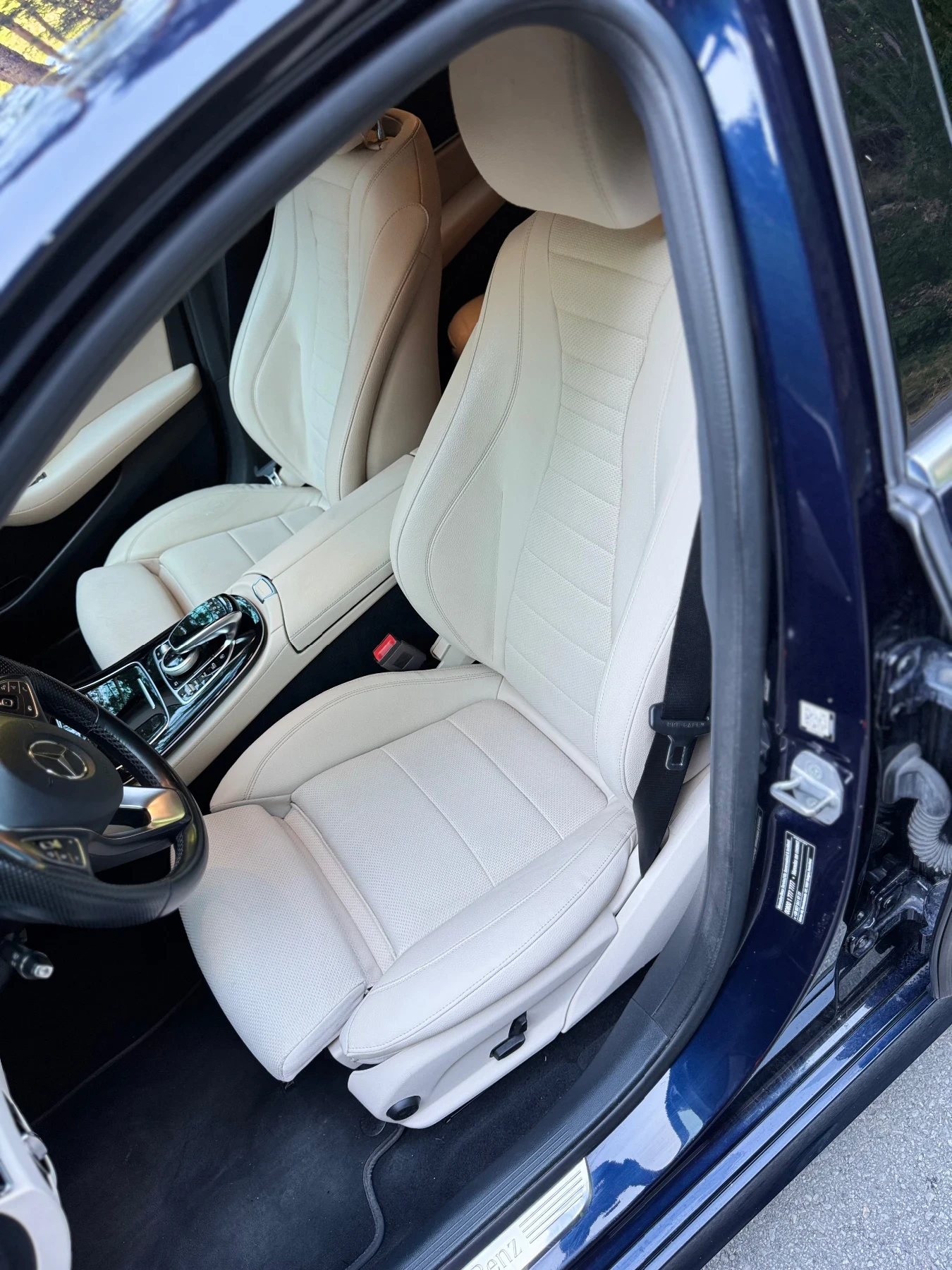 Mercedes-Benz E 220 AMG Line, снимка 10 - Автомобили и джипове - 55092878