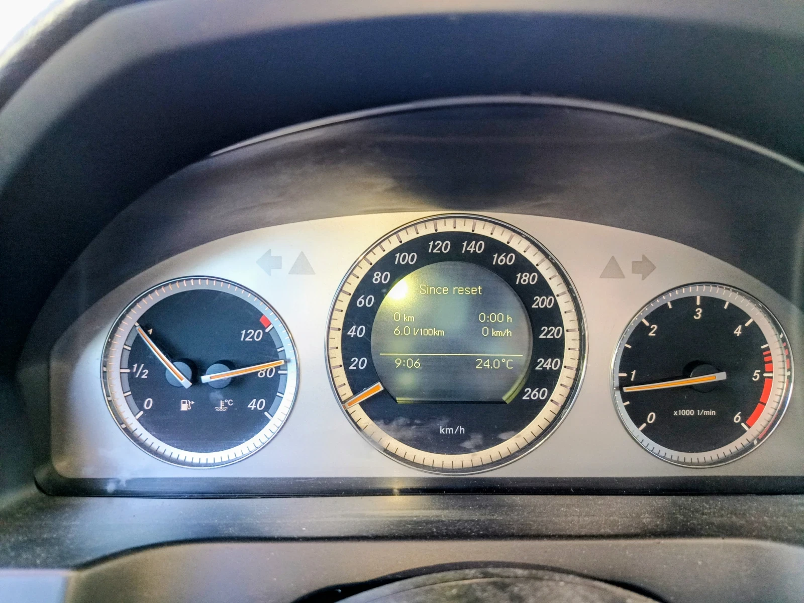 Mercedes-Benz C 220, снимка 4 - Автомобили и джипове - 55183192