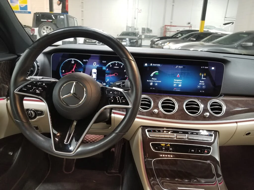 Mercedes-Benz E 450 4MATIC* AMG* BURMESTER* DISTRONIC* HEAD UP* ОБДУХВ, снимка 12 - Автомобили и джипове - 55212046