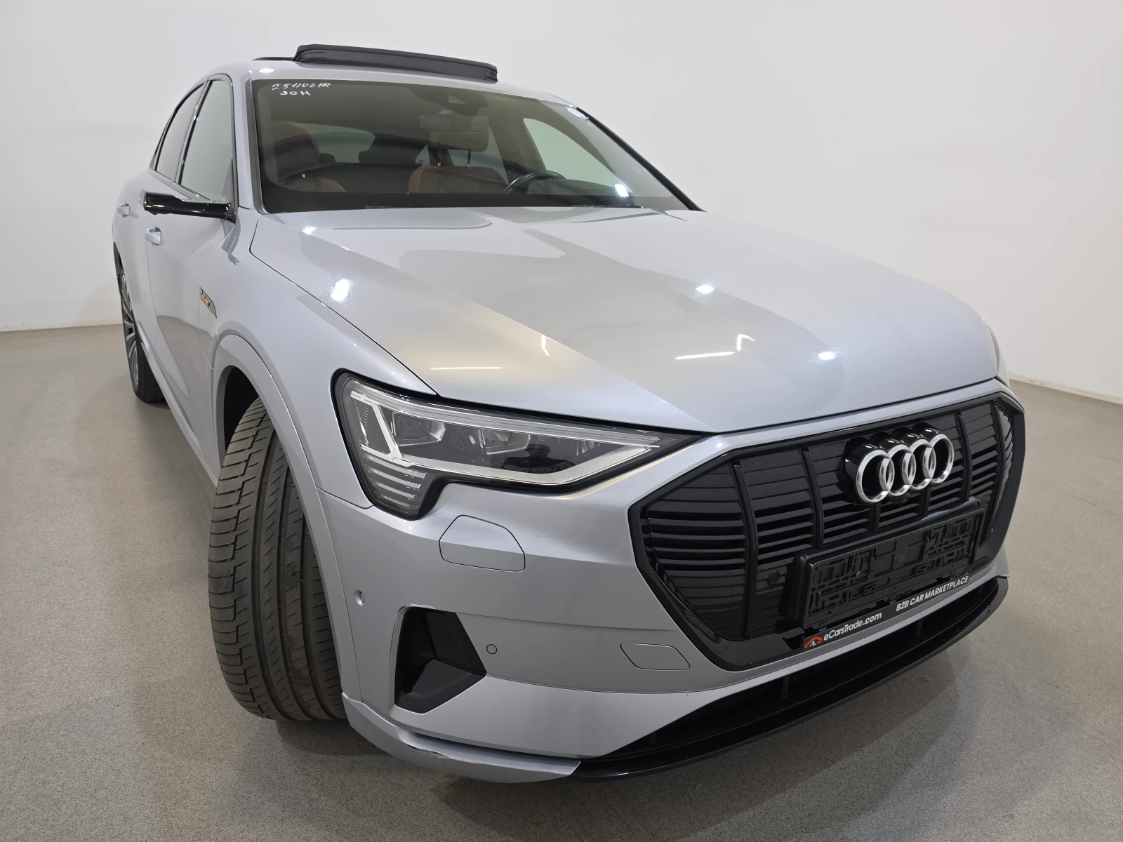 Audi E-Tron 55 Sportback Pano LED-Matrix Virtual Head-up, снимка 3 - Автомобили и джипове - 55349203