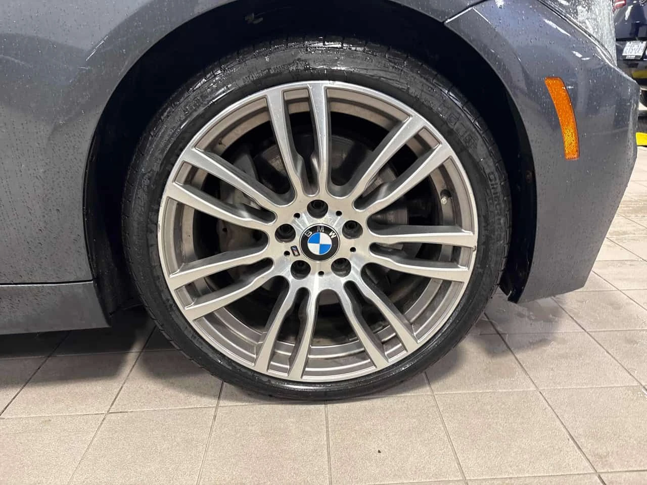 BMW 330  330i xDrive / M-PACK / RED INT / АВТОКРЕДИТ , снимка 6 - Автомобили и джипове - 55429234