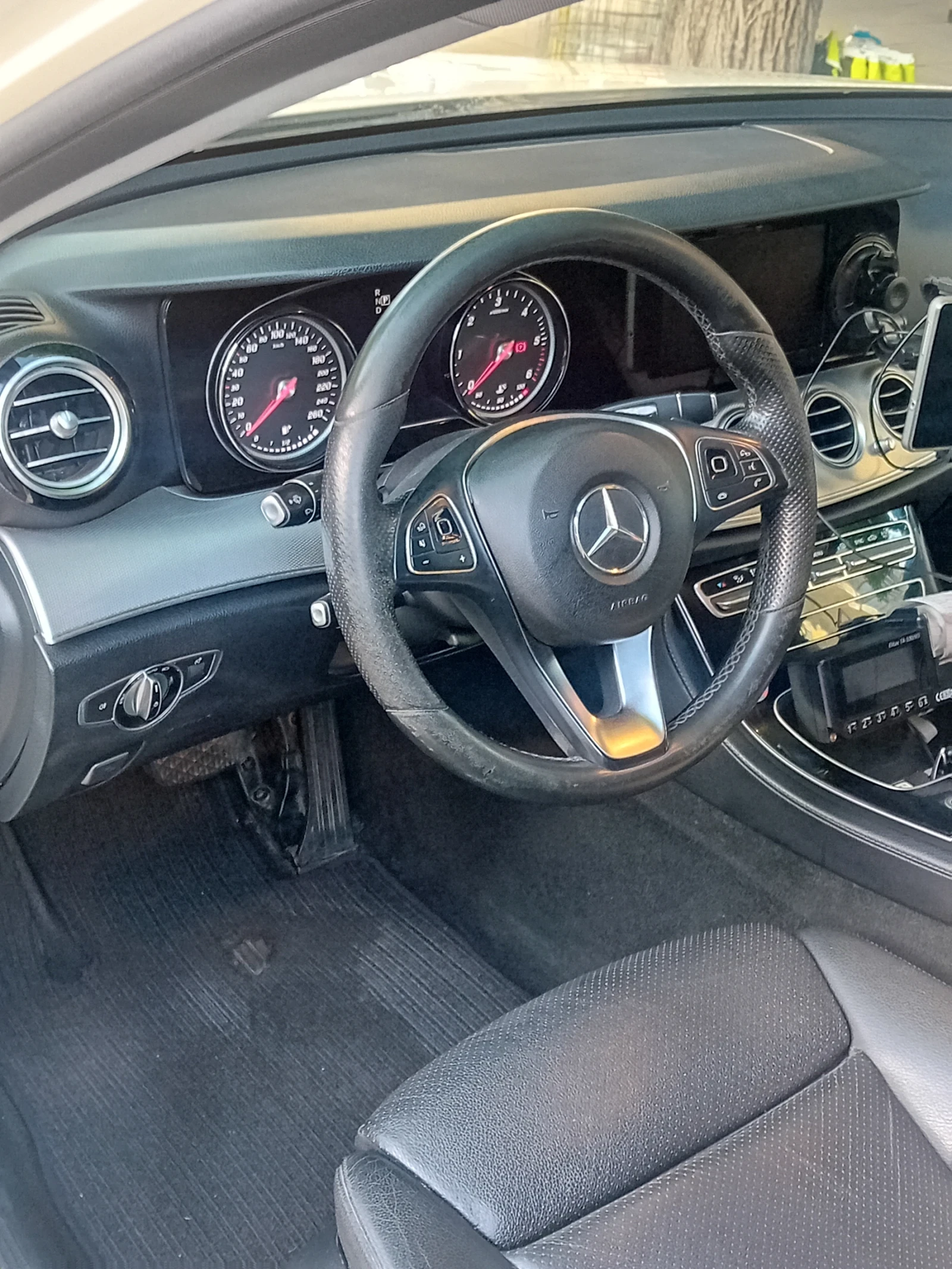 Mercedes-Benz E 200 654, снимка 8 - Автомобили и джипове - 55546879