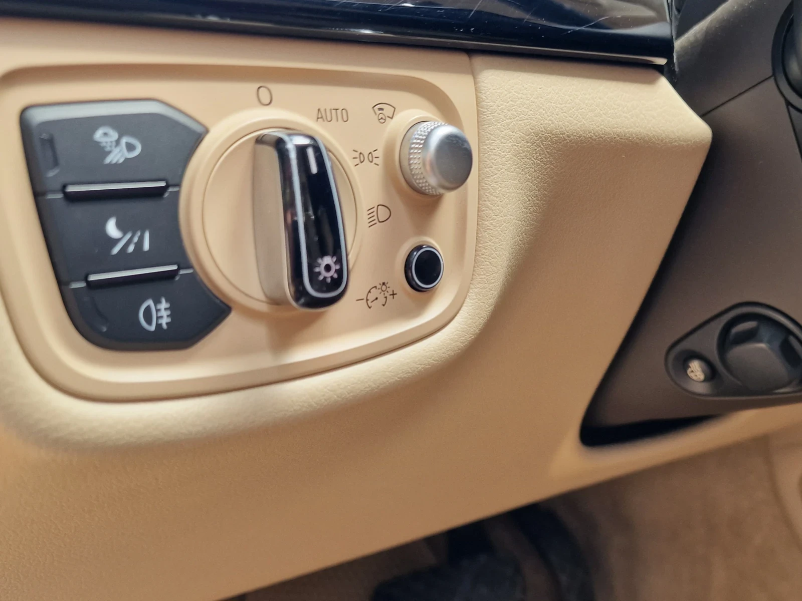Audi A8 4.2 TDI, 360 , MATRIX, HEAD-UP, MASSAGE, NIGHT VIS, снимка 10 - Автомобили и джипове - 55692989