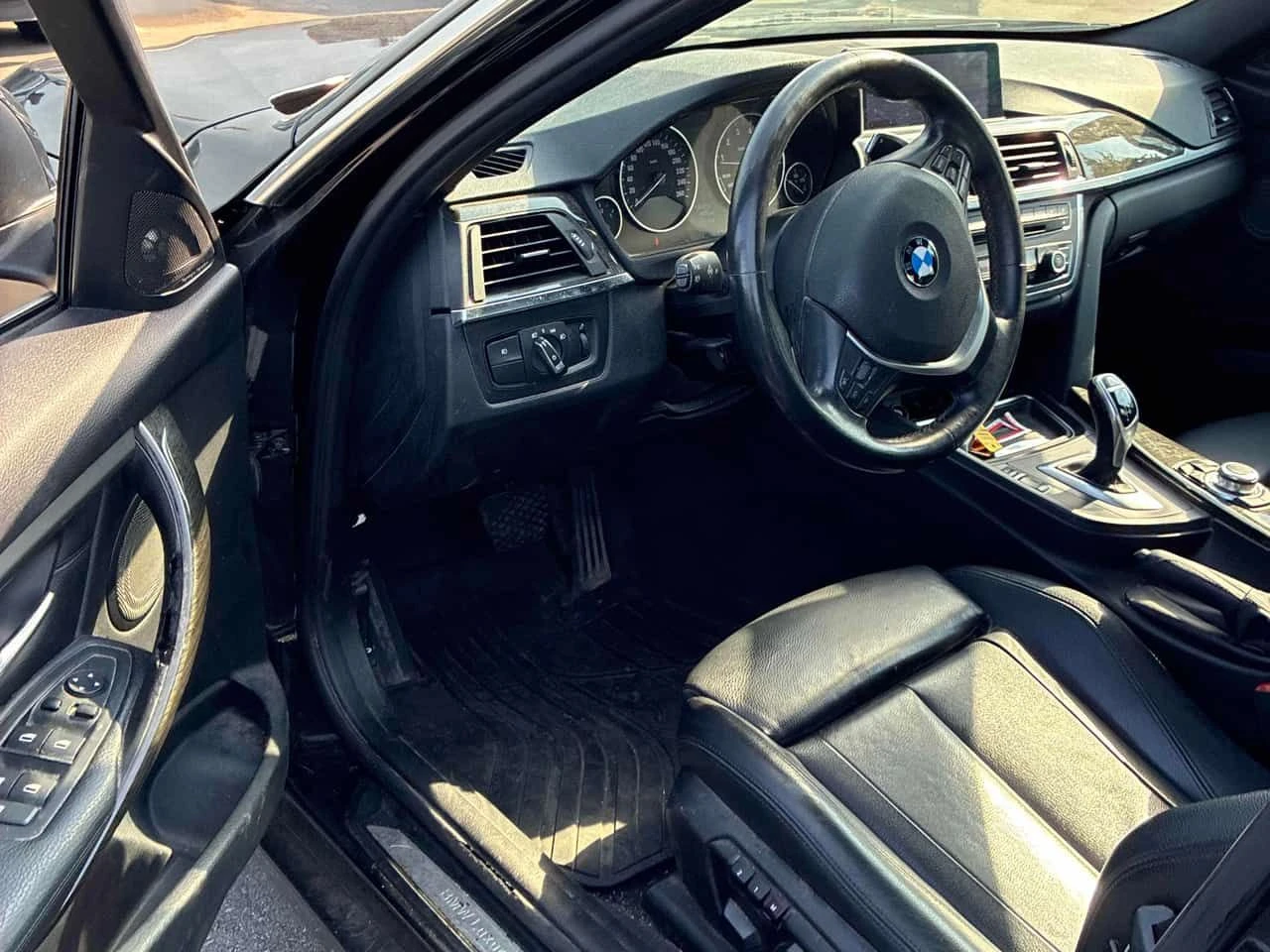 BMW 335 * 335i xDrive * АВТОКРЕДИТ БЕЗ ПЪРВОНАЧАЛНА ВНОСКА, снимка 5 - Автомобили и джипове - 55713401