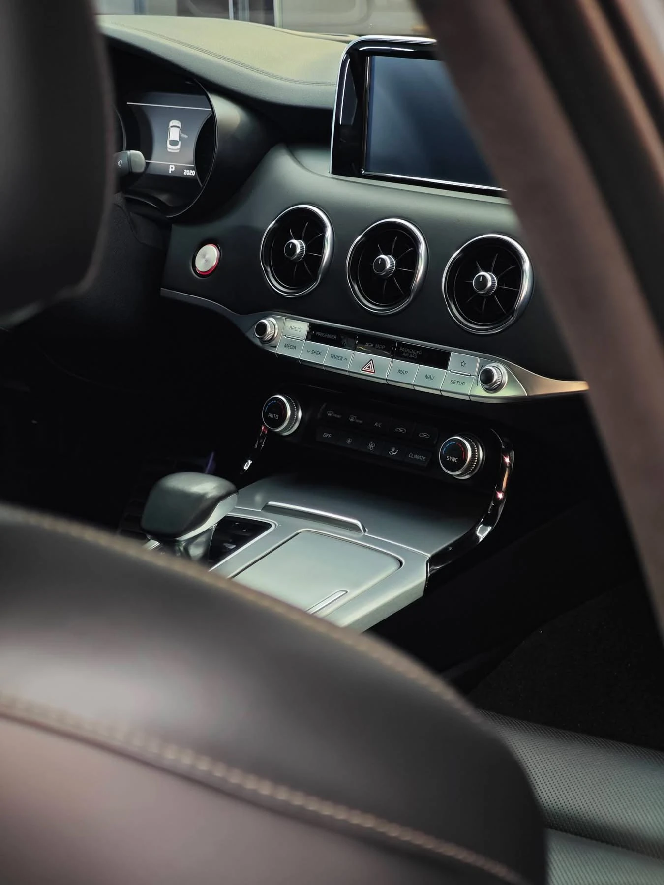 Kia Stinger, снимка 14 - Автомобили и джипове - 55737204