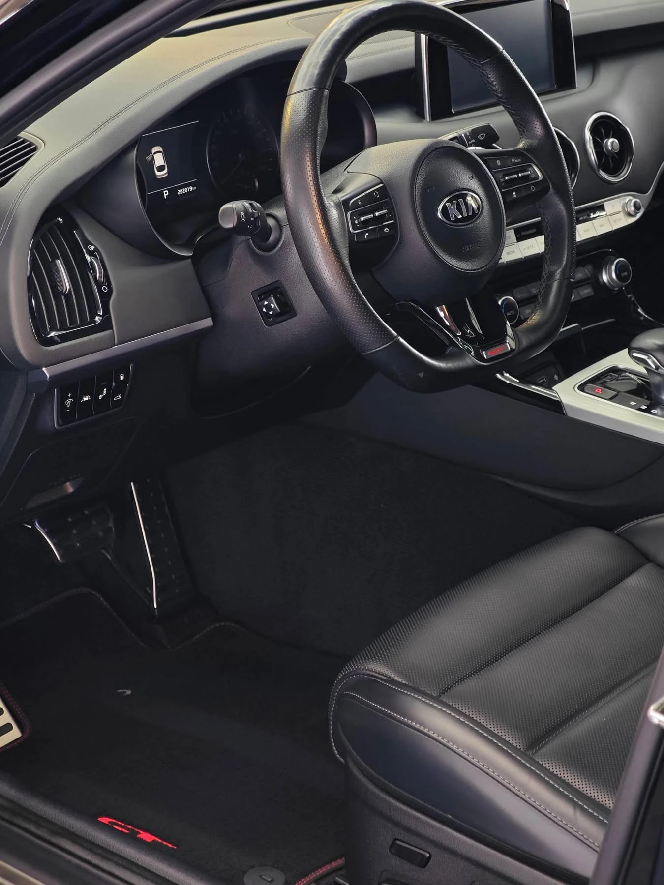 Kia Stinger, снимка 16 - Автомобили и джипове - 55737204