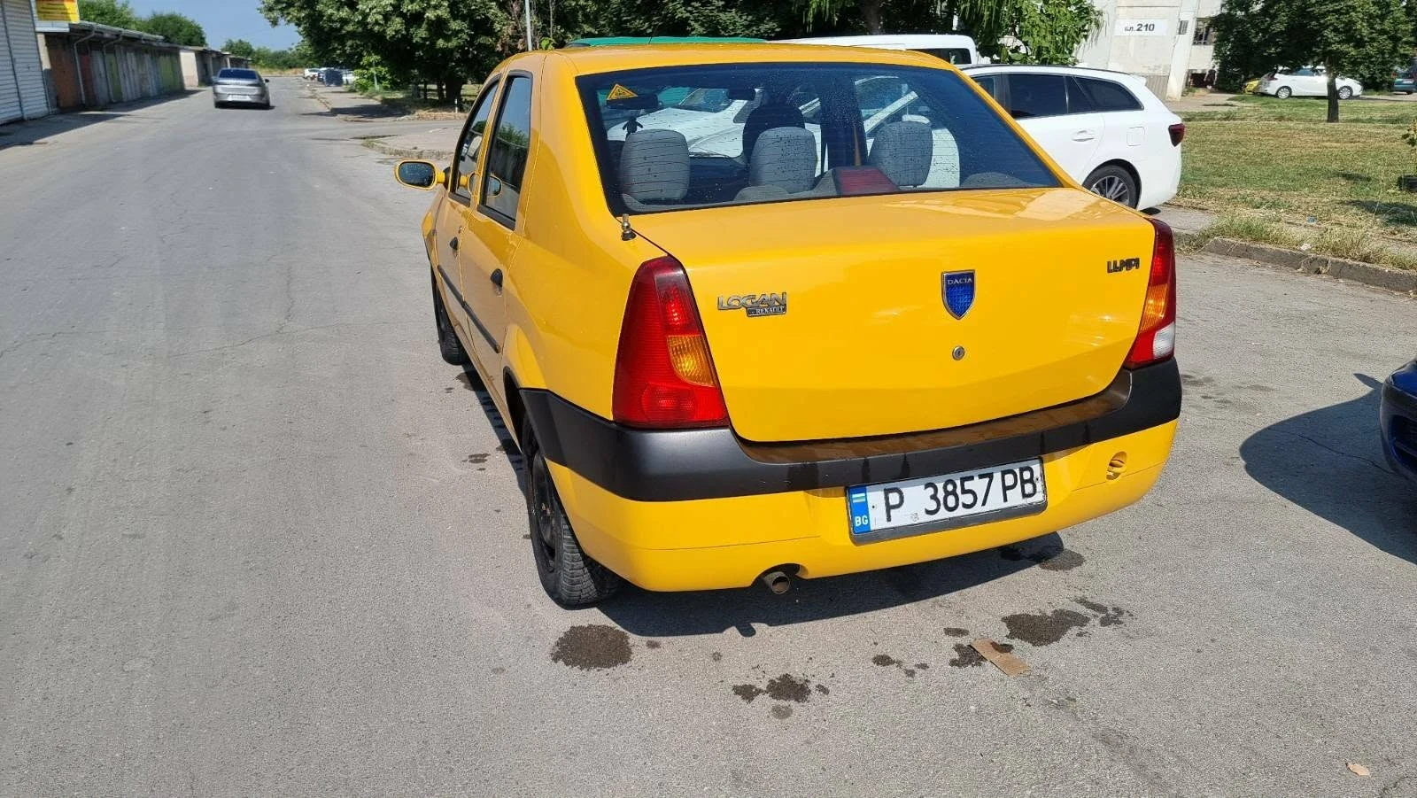 Dacia Logan, снимка 3 - Автомобили и джипове - 56026068