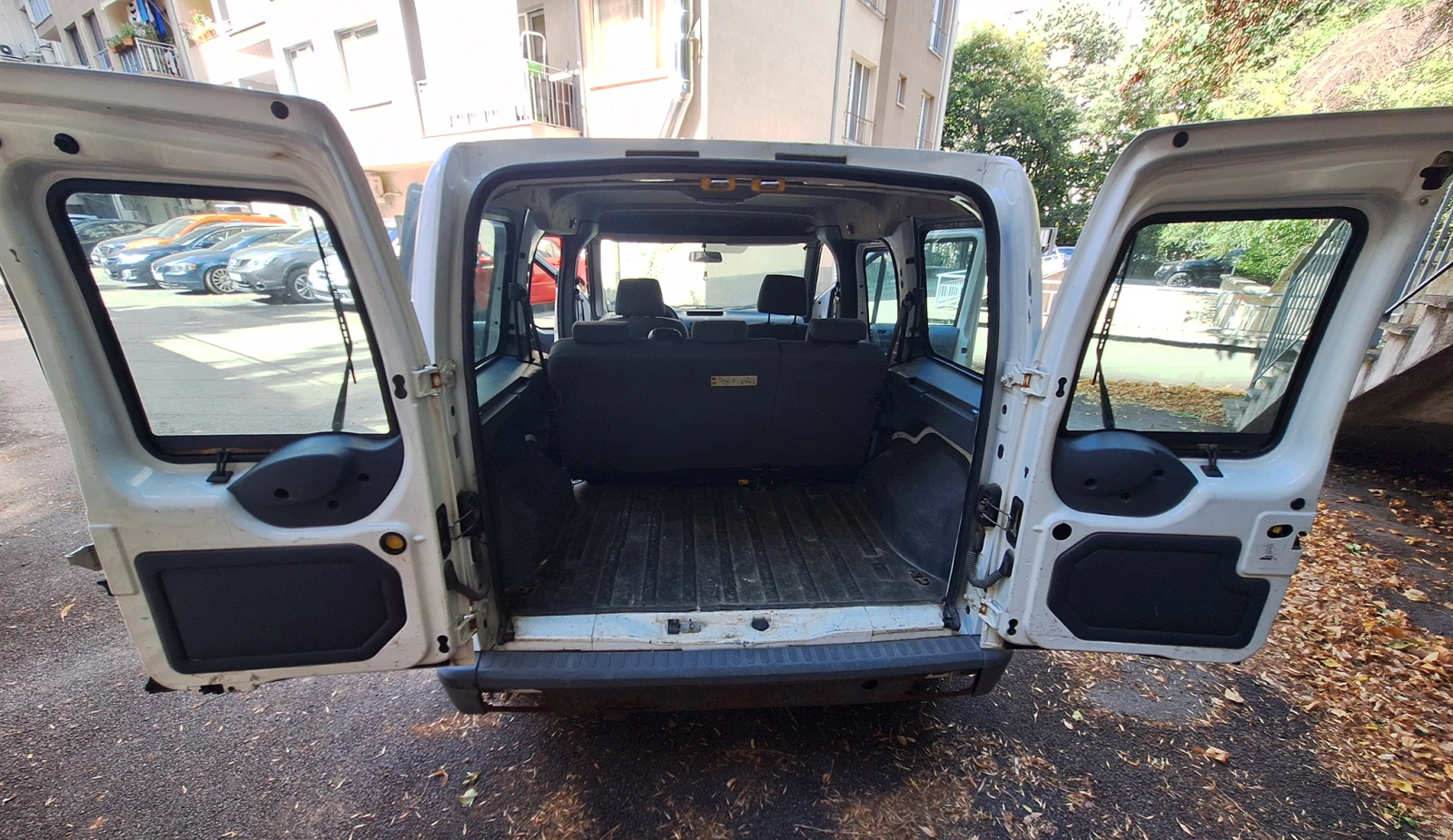 Ford Tourneo Connect 1.8 TDCi, снимка 11 - Автомобили и джипове - 56181370