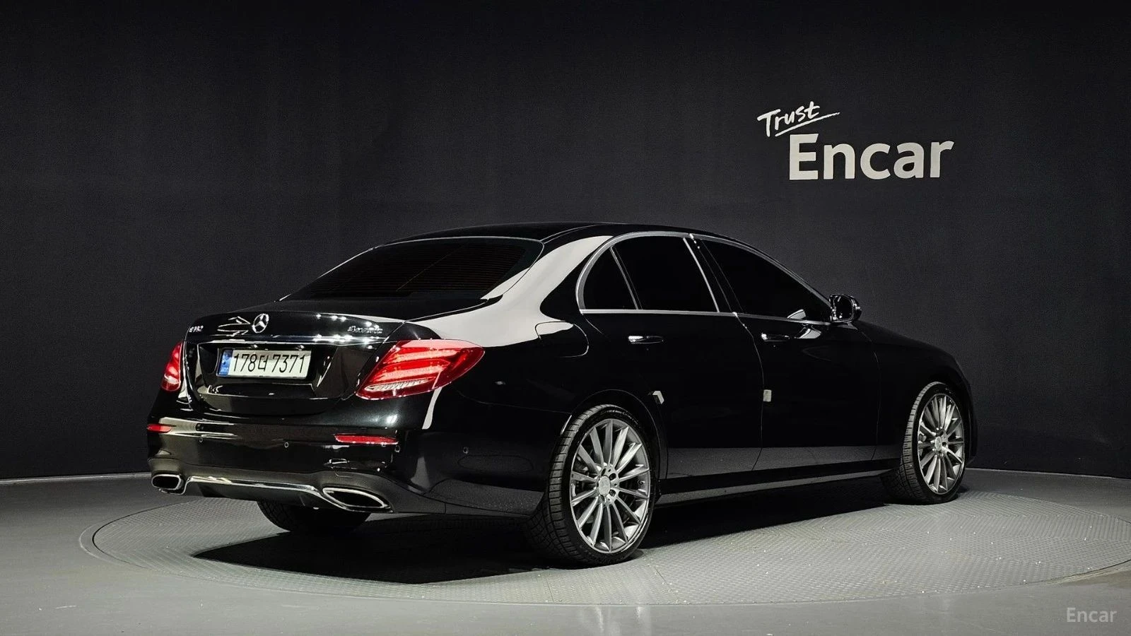 Mercedes-Benz E 350, снимка 2 - Автомобили и джипове - 56726890