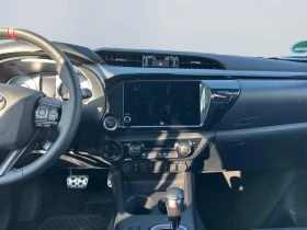Toyota Hilux 2.8 D-4D/GR SPORT/DOUBLE CAB/JBL/360/LED/, снимка 13