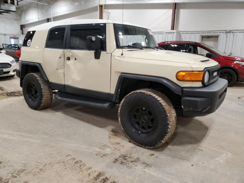 Toyota Fj cruiser TRD, снимка 3 - Автомобили и джипове - 48512848