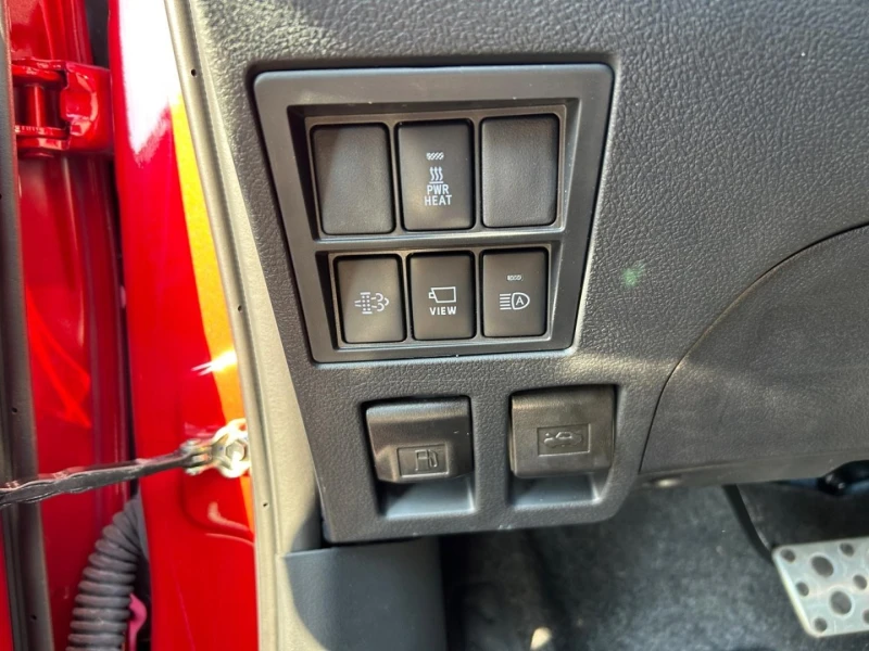 Toyota Hilux 2.8 D-4D/GR SPORT/DOUBLE CAB/JBL/360/LED/, снимка 11 - Автомобили и джипове - 52580760