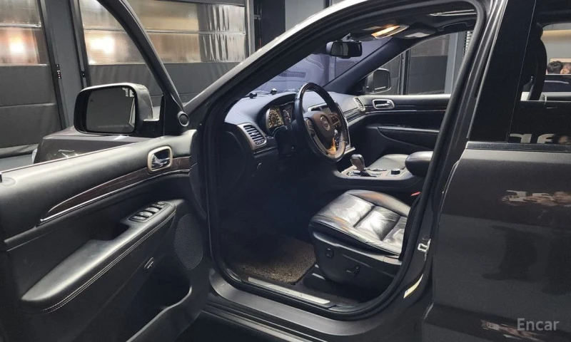 Jeep Grand cherokee, снимка 10 - Автомобили и джипове - 53361556