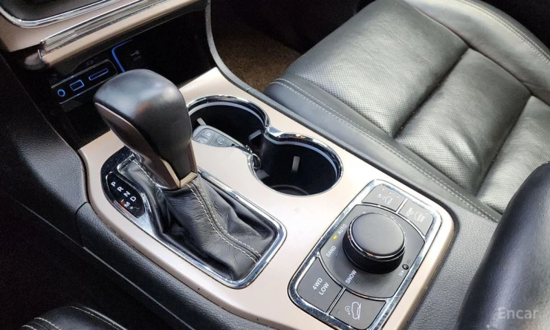 Jeep Grand cherokee, снимка 9 - Автомобили и джипове - 53361556