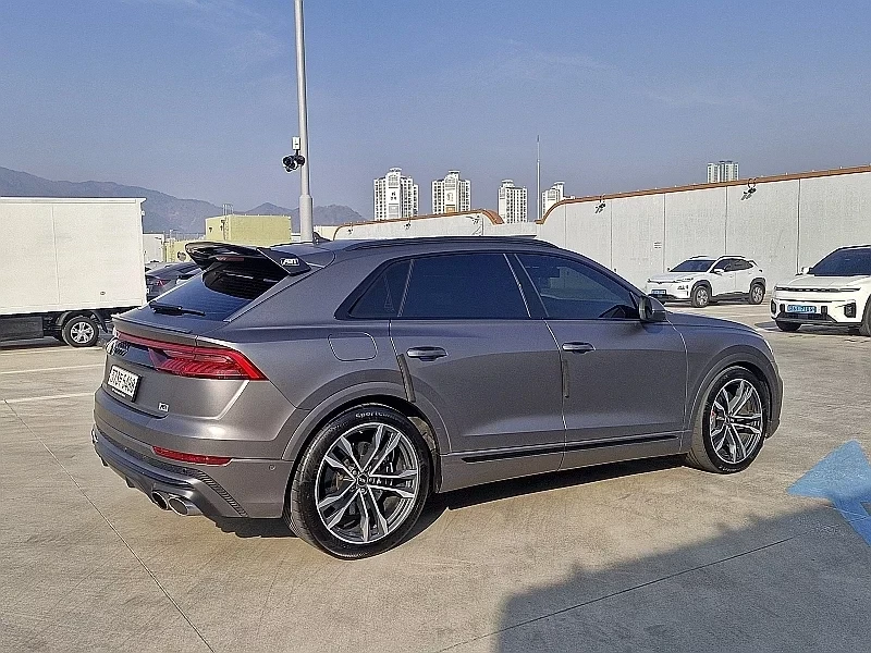 Audi SQ8 4.0 TDI Quattro, снимка 3 - Автомобили и джипове - 54424825